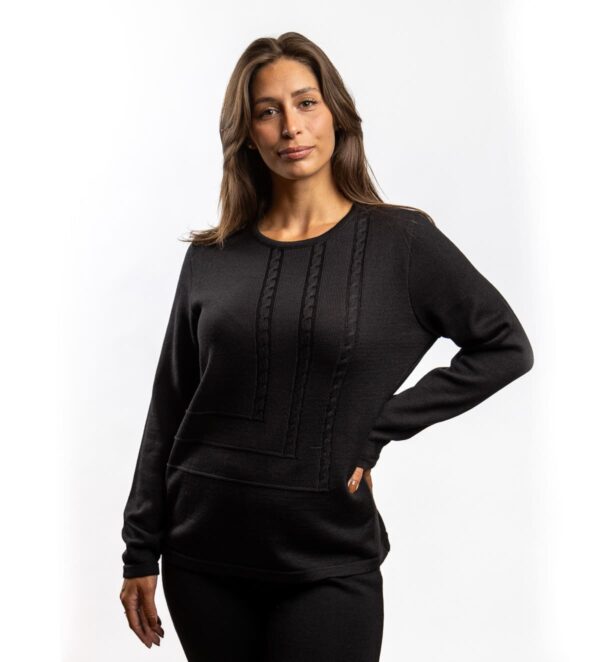 Ein klassischer Damenpullover aus Wollmischung mit Quasten in einem interessanten Reliefmuster, perfekt für Business und Freizeit.