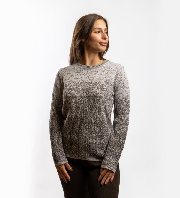 The Tara Sweater is a classic women’s sweater crafted from soft two-tone knit, combining comfort with elegance. With ribbed hems at the bottom and on the sleeves, it retains its shape beautifully while offering a timeless appeal. Its simple yet carefully designed cut makes it easy to pair with a wide range of outfits – from jeans for a casual look to tailored trousers or a skirt for more refined occasions. The Tara pullover is a versatile piece that keeps you warm on cooler days while ensuring you always look stylish and polished.