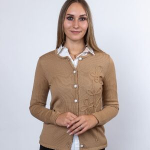 Ženska volnena jopica Šanel Atena je izdelana iz 100 % mehke volne, ki ne pika, zato je prijetna in udobna za nošenje.