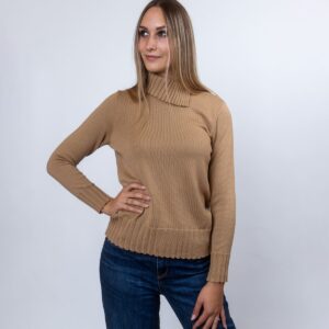 Ženski pulover Iris iz 100 % volne je izjemno mehak in prijeten ter ne pika. Pletenine Špenko